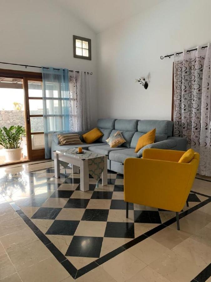 Villa Denise Yaiza  Extérieur photo
